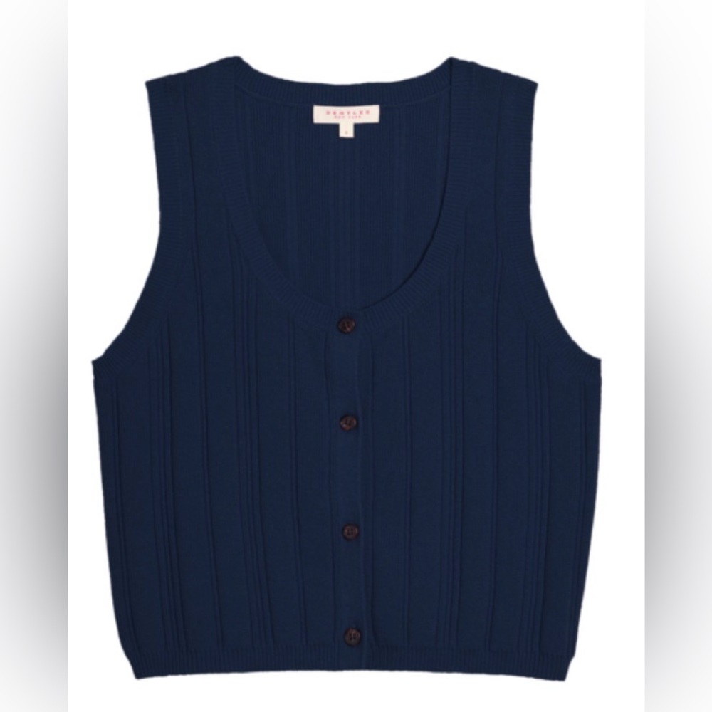 Demylee Nyla top size small